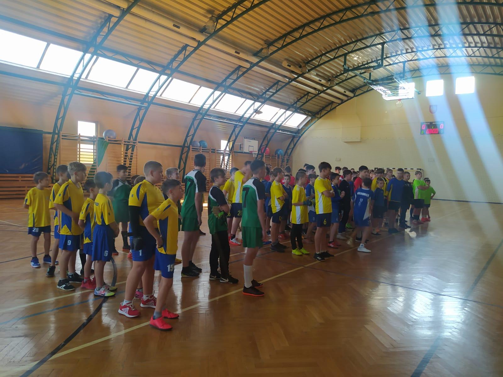 Gminne zawody w halowej piłce nożnej chłopców
