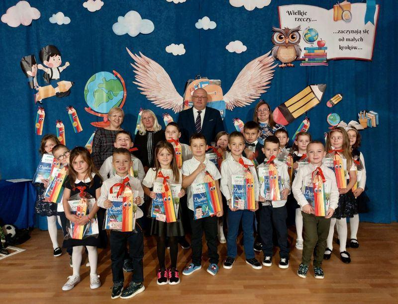 ŚWIĘTO EDUKACJI I PIERWSZY KROK W SZKOLNĄ PRZYGODĘ