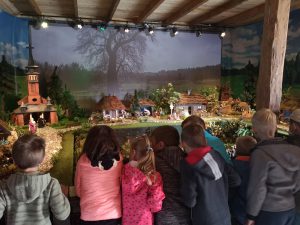WYCIECZKA UCZNIÓW KLASY I DO BRZEŹNICY I WAŁ RUDY