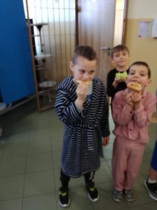 PĄCZEK W PIŻAMIE