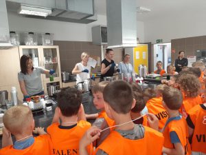 Wycieczka do fabryki świeczek w Żabnie