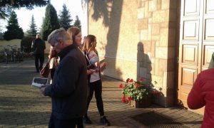 Senior bezpieczny na drodze