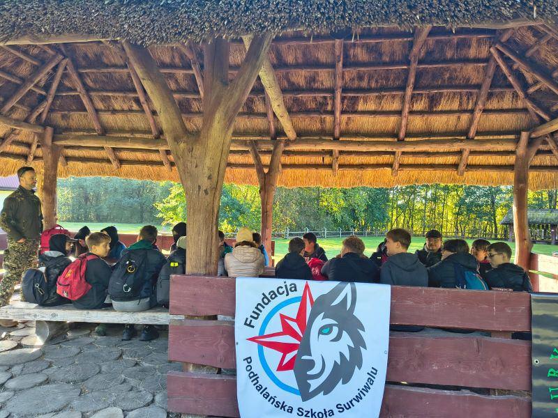 ZAJĘCIA TERENOWE-SURWIWAL.