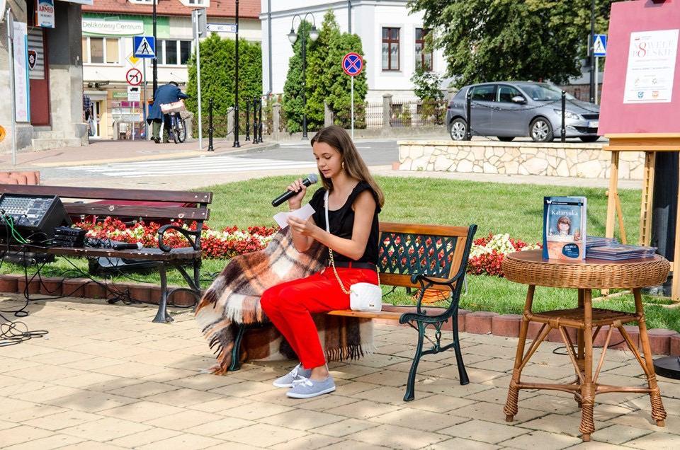 Narodowe Czytanie na rynku w Żabnie
