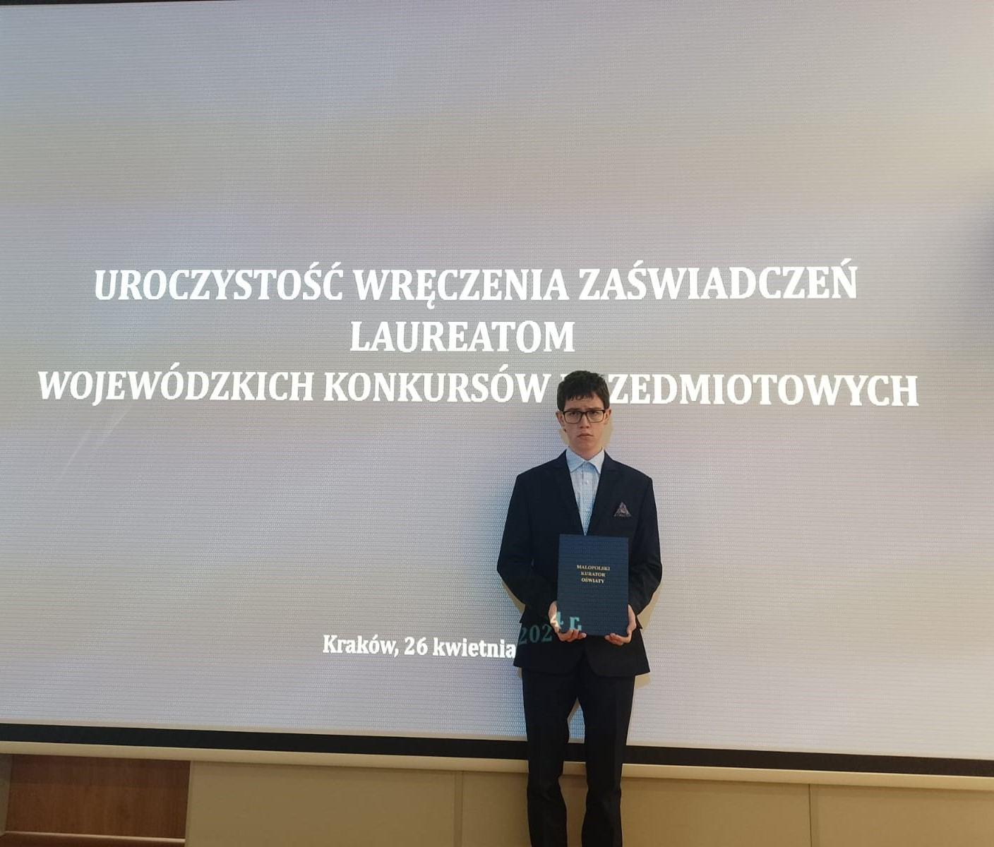 ADAM SIEDLECKI LAUREATEM OGÓLNOPOLSKIEGO KONKURSU HISTORYCZNEGO!