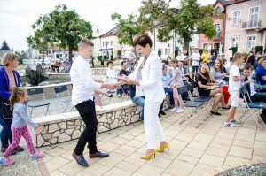 Narodowe Czytanie na rynku w Żabnie