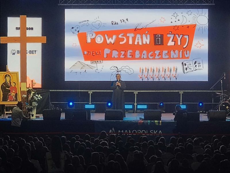 POWSTAŃ I ŻYJ DZIĘKI PRZEBACZENIU